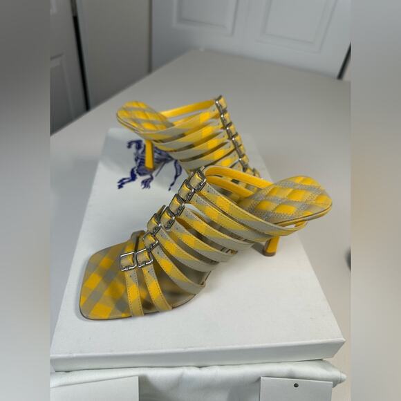 NWB Burberry Carmine Check Sandals Women's 8 Yellow/Green Buckled Strap Slip On - Picture 4 of 15